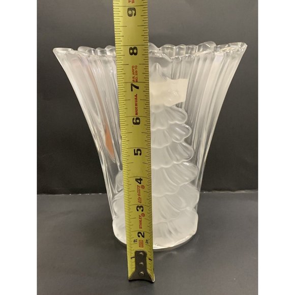 Mikasa Glass Holiday Vase Christmas Tree Winter Dreams Frosted 8 Inch Gift - Picture 9 of 9